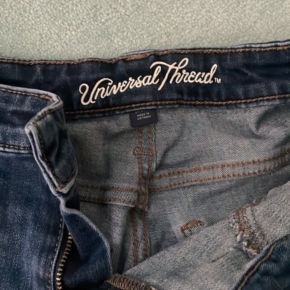 Universal Thread Ripped Skinny Jeans - Picture 3 of 3